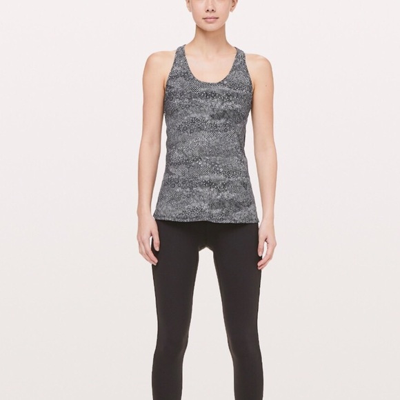 💫LULULEMON 💫CROSS CONDITIONING 2-in-1 TANK - Picture 5 of 5